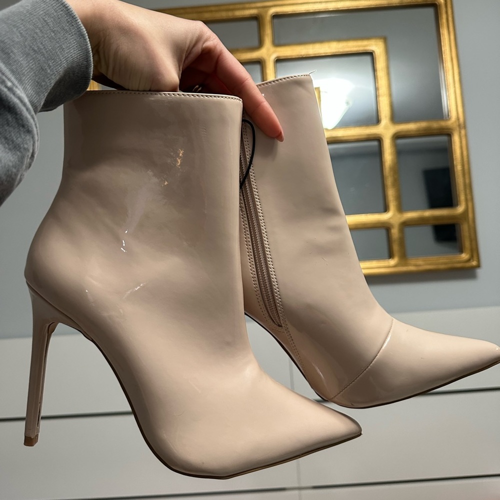 NWT Express Patent booties